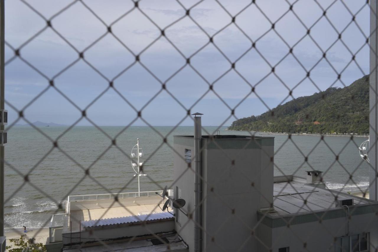 شقة Frente Mar Pe Na Areia, Na Av Atlantica Balneário Camboriú المظهر الخارجي الصورة