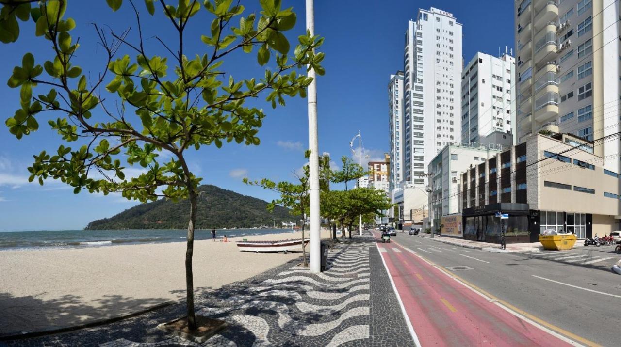 شقة Frente Mar Pe Na Areia, Na Av Atlantica Balneário Camboriú المظهر الخارجي الصورة